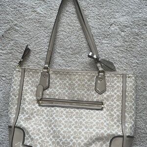 COACH 26414 Poppy Signature Metallic Outline Patent Trim Tote Handbag Purse